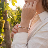 Bracelet « Croix Nacrée » – Perles d’Eau Douce & Nacre zirconiums