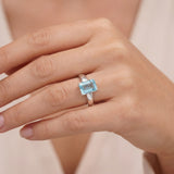 Bague Azuria en topaze bleue