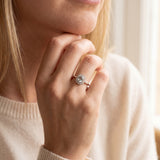 Bague Éclat Céleste – Topaze Bleue & Zirconiums