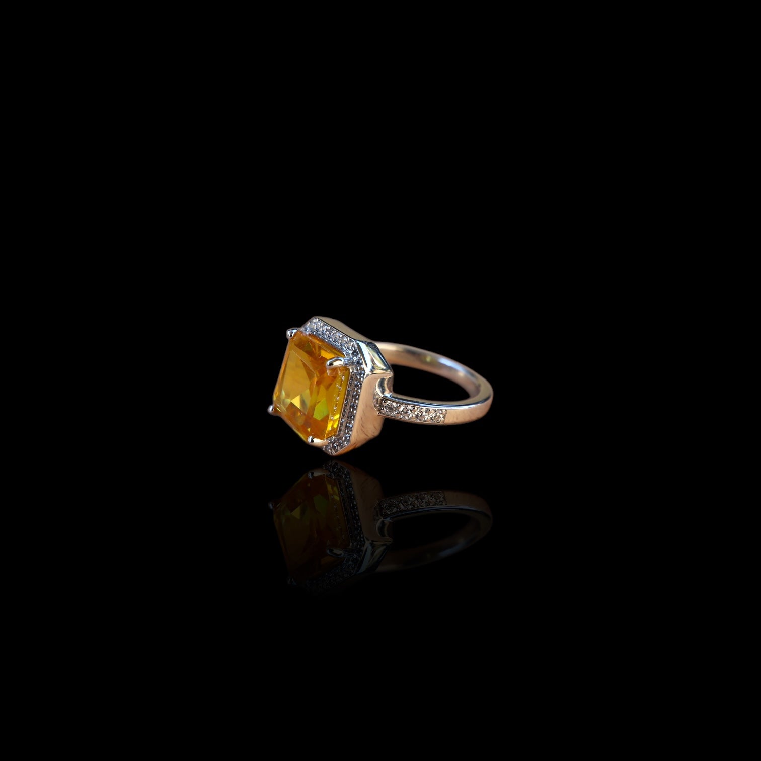 Bague en citrine 
, argent 925. Bague Soleil d'Or