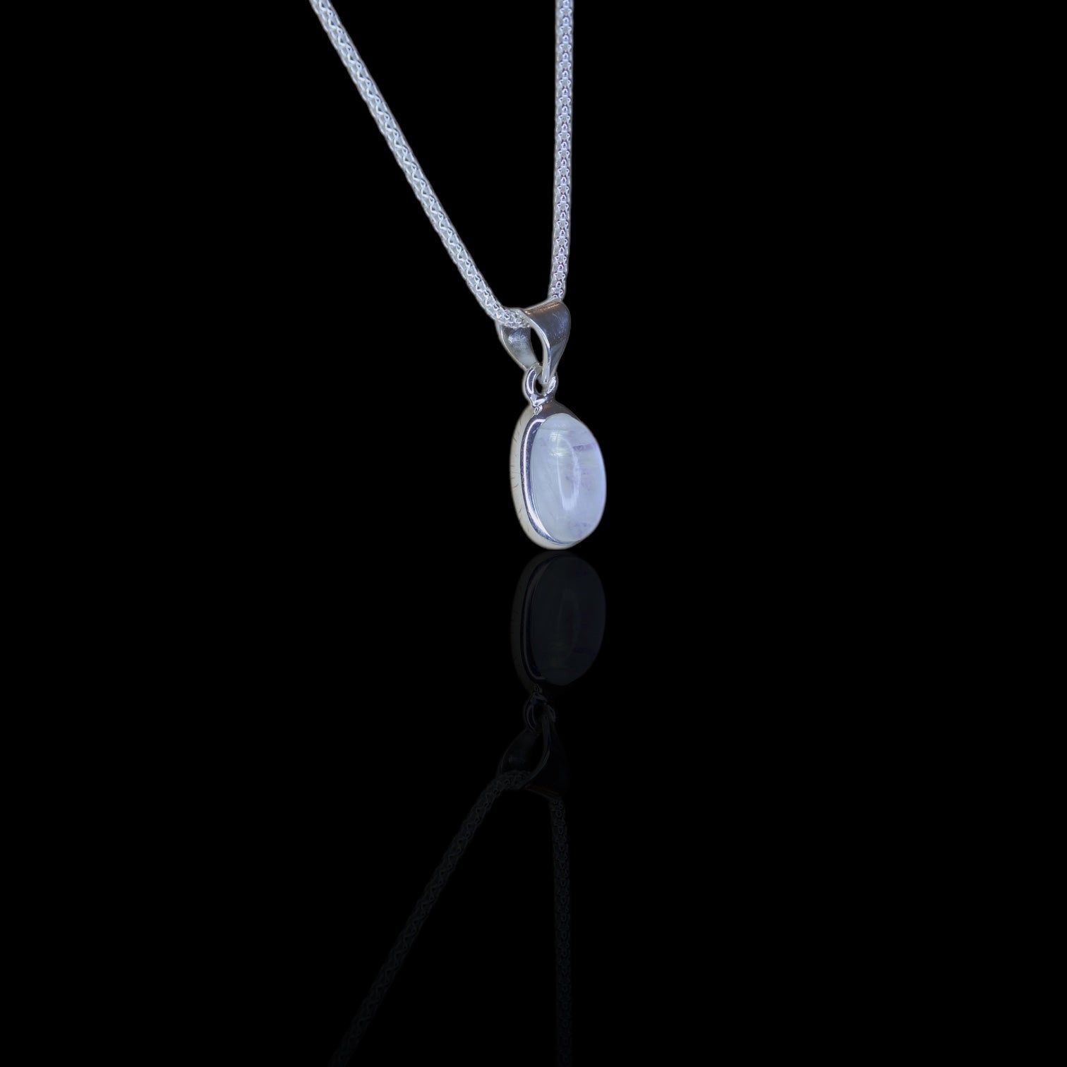 Collier "Reflet de Lune" pendentif pierre de lune montée sur le d'argent 925