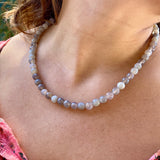 Collier en agate gris