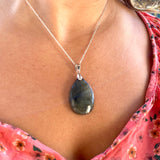 Collier en argent 925/1000 avec labradorite