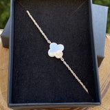 Bracelet en argent avec fleur en nacre