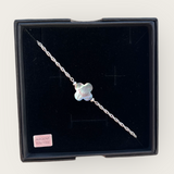 Bracelet fleur nacre grise